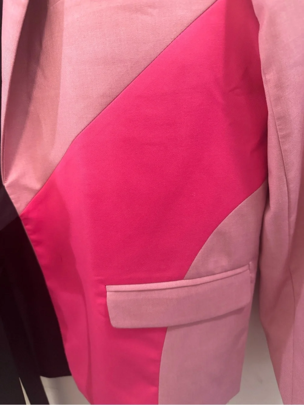Boohoo Man Blazer Colorblock 2 Tone Pink & Black Belted Jacket Sz 40 Bold Modern